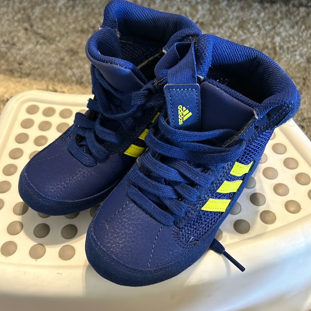 New without tags kids adidas wrestling shoes size 10k.